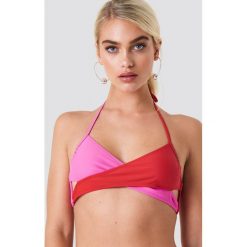 NA-KD Swimwear Góra od bikini dwukolorowa cross front - Multicolor. Różowe bikini NA-KD Swimwear. Za 19,95 zł.