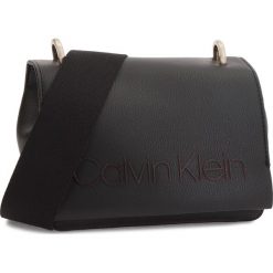 Listonoszki damskie: Torebka CALVIN KLEIN - Pop Small Crossbody K60K604594 001