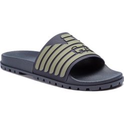 Klapki EMPORIO ARMANI - X4P077 XL273 C423 Night/Night/Military. Czarne klapki męskie marki Emporio Armani, bez wzorów, z tworzywa sztucznego. Za 389,00 zł.