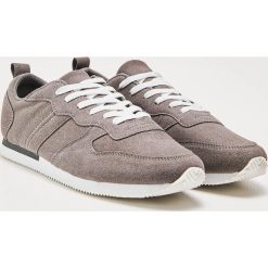 Sneakersy - Szary. Szare sneakersy męskie House, bez zapięcia. W wyprzedaży za 69,99 zł.
