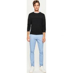 Spodnie chino slim fit - Niebieski. Niebieskie spodnie męskie Reserved, m, bez wzorów. Za 129,99 zł.