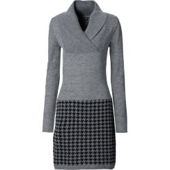 Sukienka dzianinowa bonprix szary melanż - czarny. Czarne sukienki damskie bonprix, do pracy, bez wzorów, z dzianiny, biznesowe, z dekoltem w serek, z długim rękawem, długie, dopasowane. Za 109,99 zł.
