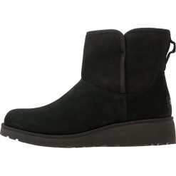 Buty zimowe damskie: UGG KRISTIN Botki na koturnie black