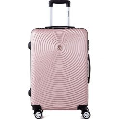 Walizka w kolorze różowego złota - 44 l. Różowe walizki Bestseller Luggage, bez wzorów, z materiału. W wyprzedaży za 179,95 zł.