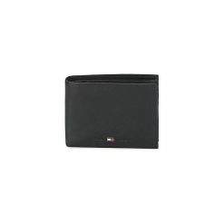 Portfele Tommy Hilfiger JOHNSON CC AND COIN POCKET. Czarne portfele męskie marki TOMMY HILFIGER, bez wzorów. Za 289,00 zł.