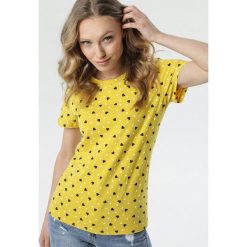 Żółty T-shirt Axiphiche. Żółte bluzki damskie Born2be, s, bez wzorów, bez kołnierzyka, z krótkim rękawem. Za 39,99 zł.