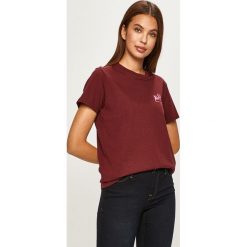 Lee - T-shirt. Różowe bluzki damskie Lee, s, z nadrukiem, z bawełny, z okrągłym kołnierzem. W wyprzedaży za 79,90 zł.