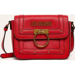 Love Moschino - Torebka. Czerwone listonoszki damskie Love Moschino, w paski, ze skóry ekologicznej, na ramię, małe, z aplikacjami. W wyprzedaży za 599,90 zł.