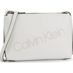 Torebka CALVIN KLEIN - Punched Ew Xbody K60K606046 YAD. Białe listonoszki damskie Calvin Klein, na imprezę, bez wzorów, ze skóry ekologicznej, bez dodatków. Za 359,00 zł.