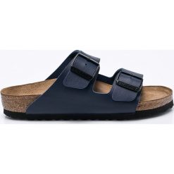 Birkenstock - Klapki Arizona. Niebieskie klapki damskie Birkenstock, bez wzorów, ze skóry, bez obcasa, na płaskiej podeszwie. Za 269,90 zł.