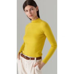 Dopasowany sweter z półgolfem - Zielony. Zielone swetry damskie Mohito, xl, bez wzorów, bez rękawów, bez kaptura. W wyprzedaży za 39,99 zł.