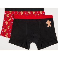 2 pack męskich bokserek ze świątecznym nadrukiem - Czerwony. Czerwone bokserki męskie Sinsay, z nadrukiem. Za 24,99 zł.