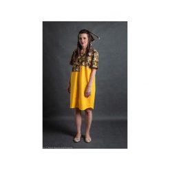 Żółta bawełniana sukienka oversize eggshape. Żółte sukienki damskie Kosmitex, na lato, m, bez wzorów, z bawełny, z dekoltem na plecach, bez rękawów, oversize. Za 200,00 zł.