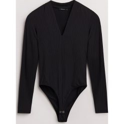 Bluzka body - Czarny. Czarne bluzki damskie marki Reserved, s, bez wzorów, bez kołnierzyka, bez rękawów. Za 59,99 zł.