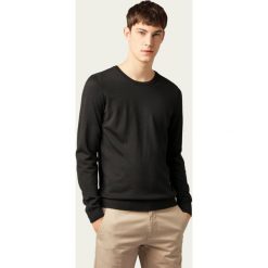 Sweter Boss Leno-P 50378575. Niebieskie swetry męskie Boss, m, bez wzorów, ze lnu, klasyczne, z klasycznym kołnierzykiem, bez kaptura. Za 549,00 zł.