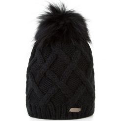 Czapka damska. Czerwone czapki damskie Wittchen, na zimę, bez wzorów, z dzianiny. Za 159,90 zł.