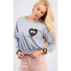 Bluzy damskie: Jasnoszara krótka bluza 21117