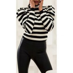 Sweter ERLENA. Czarne bluzy damskie uniwersalny, w paski. W wyprzedaży za 59,00 zł.