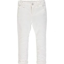 Brums - Spodnie dziecięce 98-122 cm. Białe spodnie chłopięce Brums, bez wzorów, z elastanu, casualowe. W wyprzedaży za 149,90 zł.
