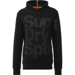 Superdry COMBAT HOOD Bluza z kapturem black. Szare bluzy męskie rozpinane marki Superdry, z bawełny, sportowe. Za 429,00 zł.