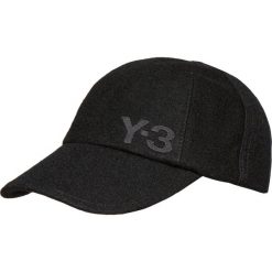 Czapka Y-3. Czarne czapki damskie Y-3, na zimę, bez wzorów, z wełny. Za 380,00 zł.