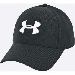 Under Armour - Czapka. Czarne czapki męskie Under Armour, bez wzorów, z elastanu. W wyprzedaży za 69,90 zł.
