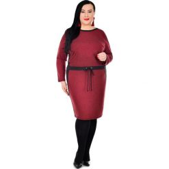 Bordowa, ołówkowa sukienka Helen duże rozmiary MODA XXL. Czerwone sukienki damskie Moda Size Plus Iwanek, na co dzień, na jesień, xxl, bez wzorów, z elastanu, wizytowe, z kontrastowym kołnierzykiem, z długim rękawem, długie, maxi, ołówkowe. Za 139,00 zł.