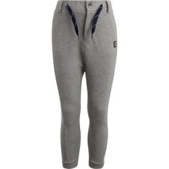 Tumble 'n dry MISKA Spodnie treningowe light grey melange. Szare spodnie chłopięce marki Tumble 'n dry, z bawełny. Za 149,00 zł.