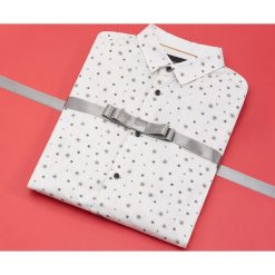 Koszula z świątecznym wzorem SLIM FIT - Kremowy. Białe koszule męskie Reserved, xl, wizytowe. W wyprzedaży za 39,99 zł.