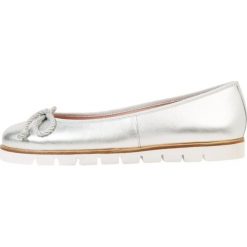Pretty Ballerinas AMI Baleriny plata. Szare baleriny damskie marki Pretty Ballerinas, bez wzorów, ze skóry, bez obcasa. W wyprzedaży za 539,25 zł.