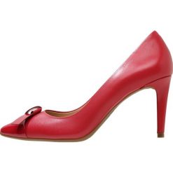 MICHAEL Michael Kors MELLIE FLEX Czółenka scarlet. Czarne czółenka marki MICHAEL Michael Kors, z gumy, przed kolano, na wysokim obcasie. Za 589,00 zł.