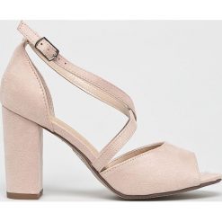 Answear - Sandały Ideal Shoes. Czarne sandały damskie ANSWEAR, bez wzorów, ze skóry, bez obcasa, na obcasie, na klamry. W wyprzedaży za 69,90 zł.
