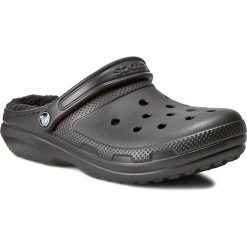 Klapki CROCS - Classic Lined Clog 203591 Black/Black. Czarne klapki męskie Crocs, bez wzorów, z tworzywa sztucznego. W wyprzedaży za 169,00 zł.