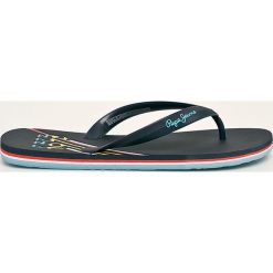 Pepe Jeans - Japonki Whale Archive. Zielone kapcie męskie Pepe Jeans, z jeansu. W wyprzedaży za 62,90 zł.