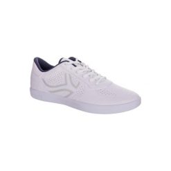 Buty tenisowe TS100 męskie na twardą nawierzchnię. Białe buty sportowe męskie ARTENGO, z poliesteru, bez zapięcia, tenisowe. Za 59,99 zł.