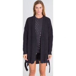 CZARNY KARDIGAN PINKO. Czarne swetry damskie Pinko, xs, bez wzorów, z wełny. Za 605,00 zł.