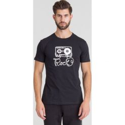 CZARNY T-SHIRT TRUSSARDI JEANS. Czarne t-shirty męskie m, z nadrukiem, z bawełny, klasyczne, z okrągłym kołnierzem. Za 84,50 zł.