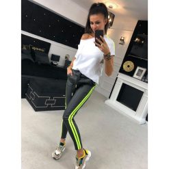 Spodnie ,,SPRING NEON STRIPS’ II". Spodnie damskie Divinostyle, s, z elastanu. Za 119,00 zł.