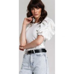 Biała Bluzka Candice. Białe bluzki damskie Renee, s, bez wzorów, z dzianiny, klasyczne, bez kołnierzyka, z krótkim rękawem. Za 79,99 zł.