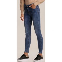 Niebieskie Jeansy Skinny Vylyrre. Niebieskie jeansy damskie Renee. Za 119,99 zł.