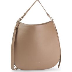 Torebka COCCINELLE - EBA Maeva E1 EBA 13 01 01 Taupe N75. Brązowe torebki klasyczne damskie Coccinelle, bez wzorów, ze skóry, klasyczne, duże, bez dodatków. W wyprzedaży za 1399,00 zł.
