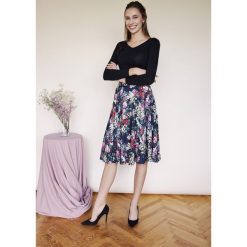 Spódnica Vinca Flora Atra 34 wielokolorowy. Spódniczki damskie w paski, z bawełny, rozkloszowane. Za 367,00 zł.