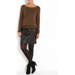 Sweter w kolorze brązowym. Pomarańczowe swetry damskie Jacqueline Riu, bez wzorów, ze splotem, klasyczne, bez rękawów, bez kaptura. W wyprzedaży za 59,95 zł.