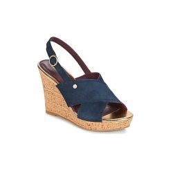 Sandały Tommy Hilfiger EDEL 6B. Niebieskie sandały damskie TOMMY HILFIGER, bez wzorów, bez obcasa, bez zapięcia. Za 363,30 zł.