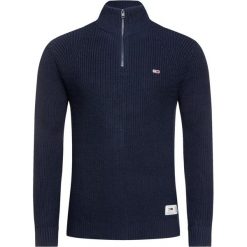 Sweter Tommy Jeans Tjm Mock DM0DM07127. Niebieskie swetry męskie Tommy Jeans, xxl, bez wzorów, z bawełny, klasyczne, z klasycznym kołnierzykiem, bez kaptura. W wyprzedaży za 239,00 zł.