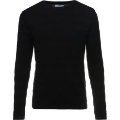 Swetry klasyczne męskie: Kronstadt KELD Sweter black /cobalt