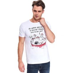 T-shirt ze świątecznym nadrukiem. Białe t-shirty męskie Top Secret, na zimę, xxl, z nadrukiem, z bawełny, klasyczne, z klasycznym kołnierzykiem, krótkie. W wyprzedaży za 19,99 zł.