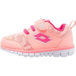 Buty sportowe dziewczęce: Lotto SPACERUN Obuwie do biegania treningowe rose neon/pink glam