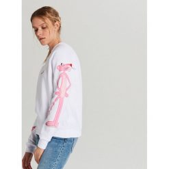 Bluza The Pink Panther - Biały. Bluzy damskie Cropp. Za 89,99 zł.