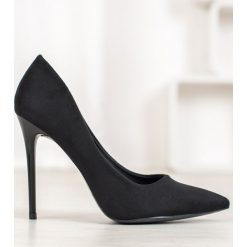 Czarne szpilki z zamszu. Czarne szpilki SMALL SWAN, bez wzorów, z zamszu, bez obcasa, na szpilce, bez zapięcia. Za 99,00 zł.